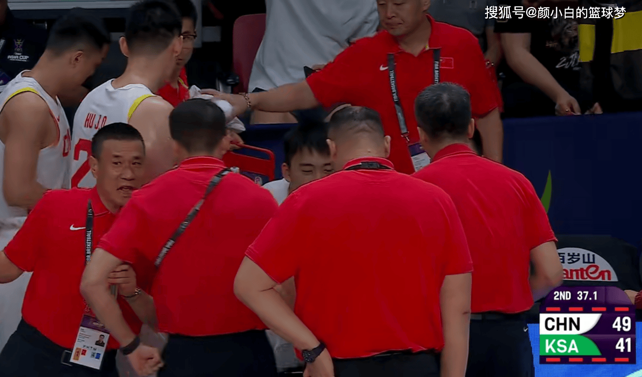 中国篮球顶级联赛引发球迷热议 中国篮球顶级联赛引发球迷热议