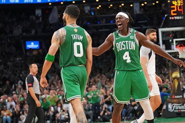 开云APP-凯尔特人队外线火力全开，轻取对手