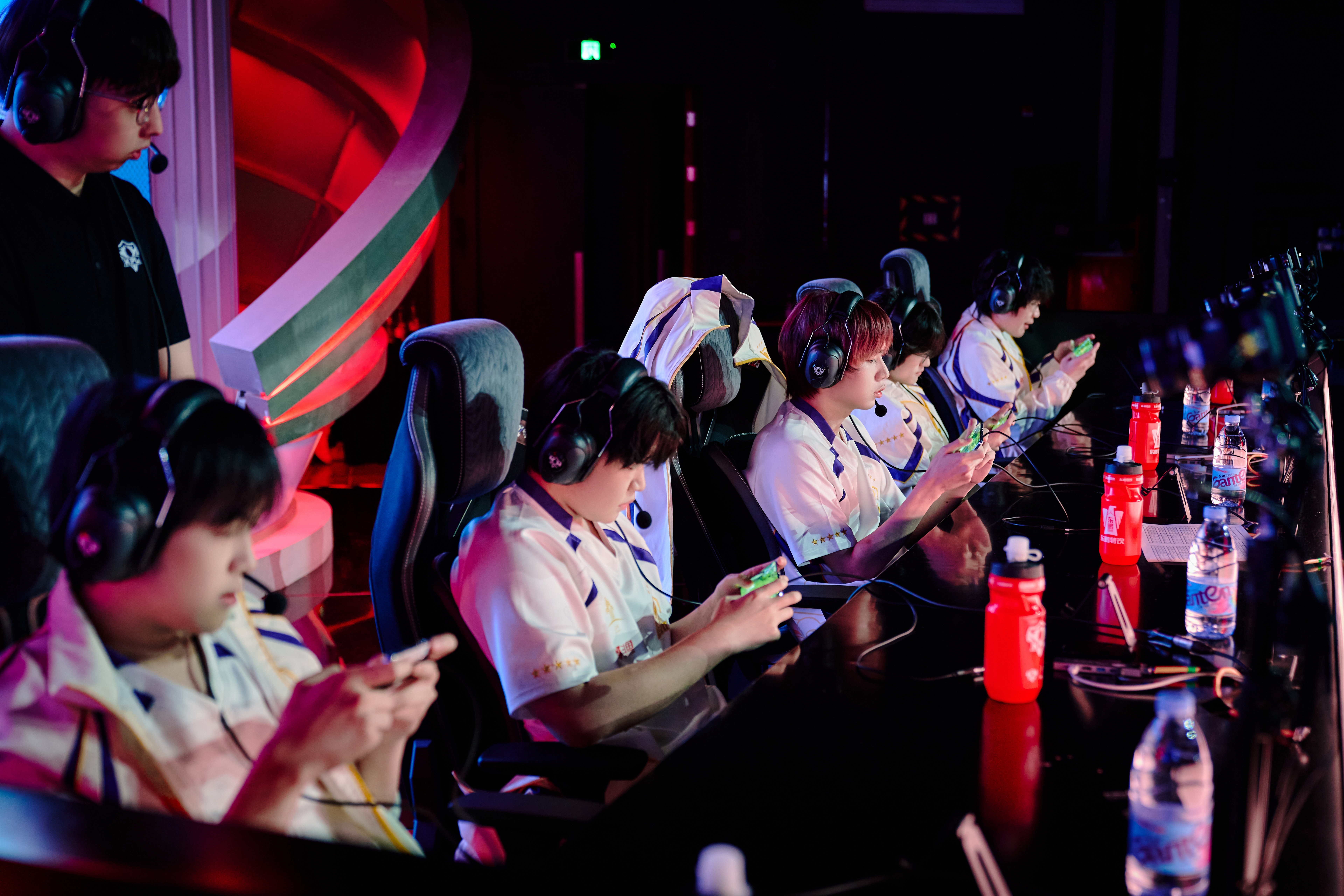 开云体育在线-关于场面火爆！王者荣耀观众席沸腾不已的信息