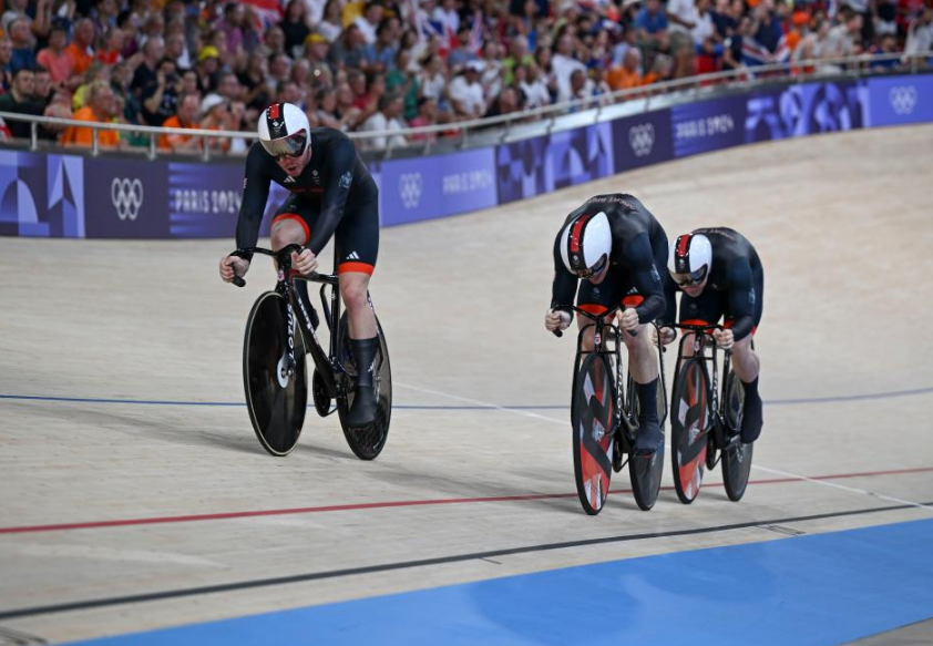 开云APP-荷兰自行车选手挑战终极速度，傲视群雄